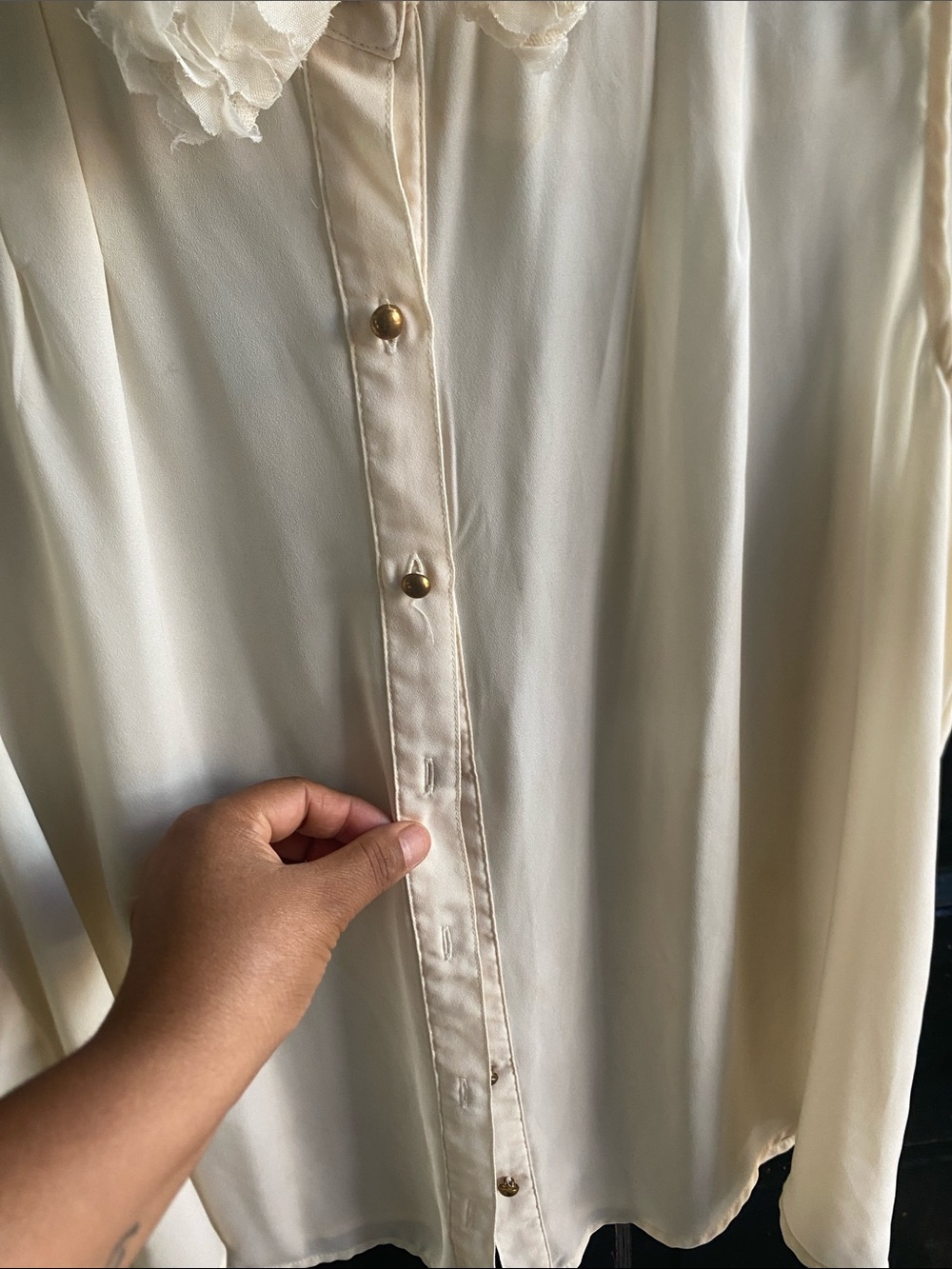 ECI Sleeveless Ivory Ruffle-Collar Button Front Blouse - Picture 5 of 15
